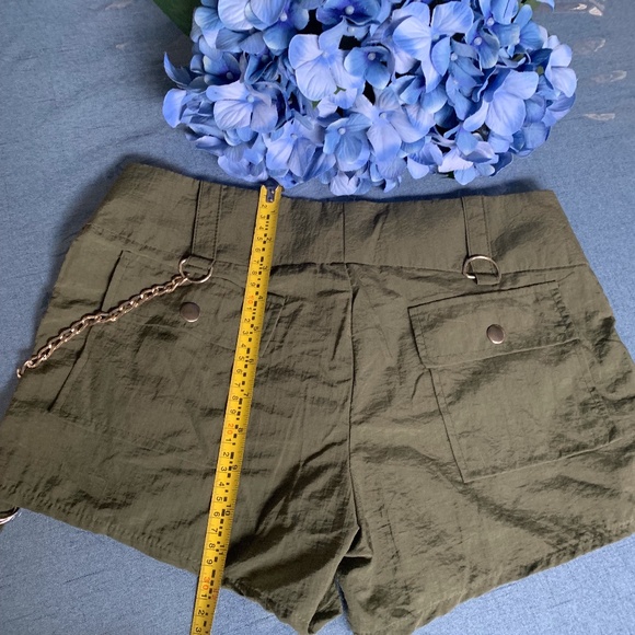 Double Zero - Green Shorts with chain - Picture 5 of 5